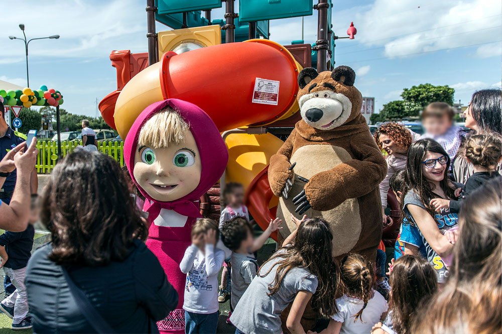 Migliaia in piazza festeggiano il Corolla