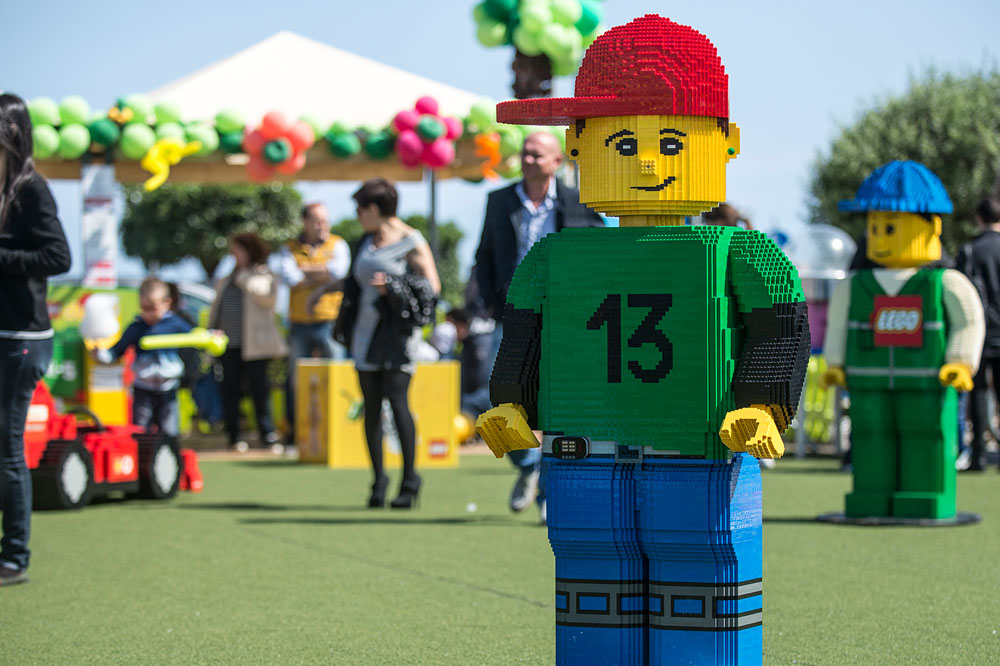 Migliaia in piazza festeggiano il Corolla