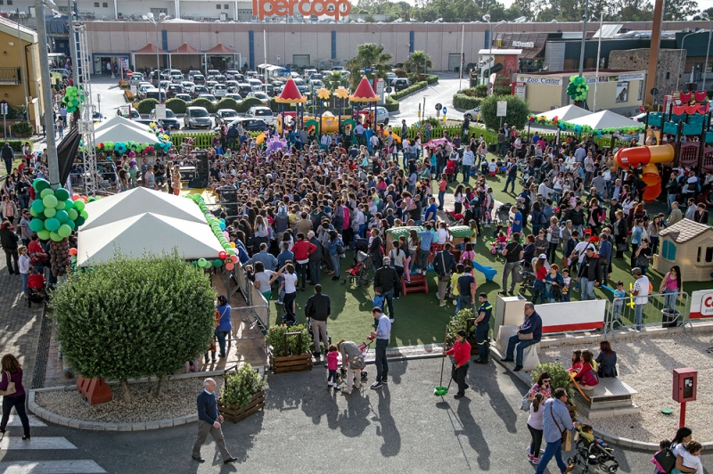 Migliaia in piazza festeggiano il Corolla
