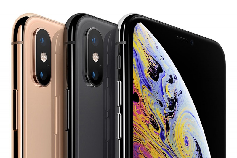 L’iPhone si fa in tre